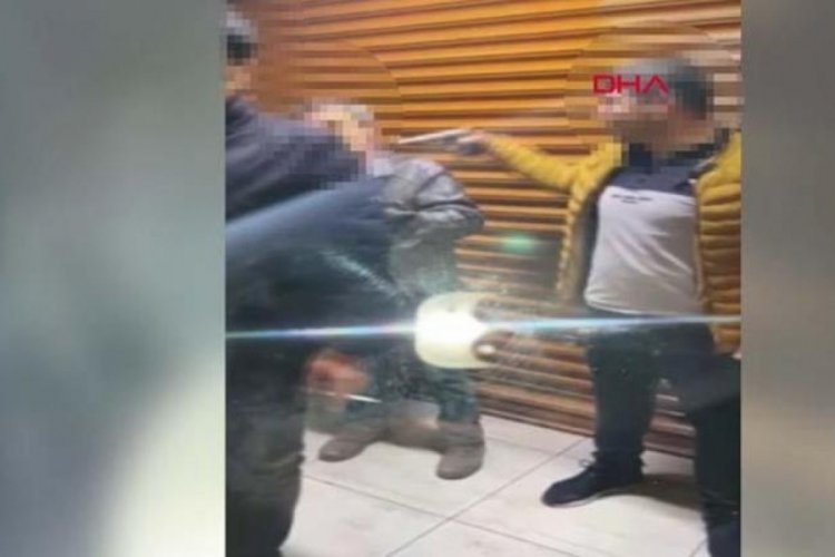 Elinde silahla şaka yapmak istedi! Faciayı yaşadı
