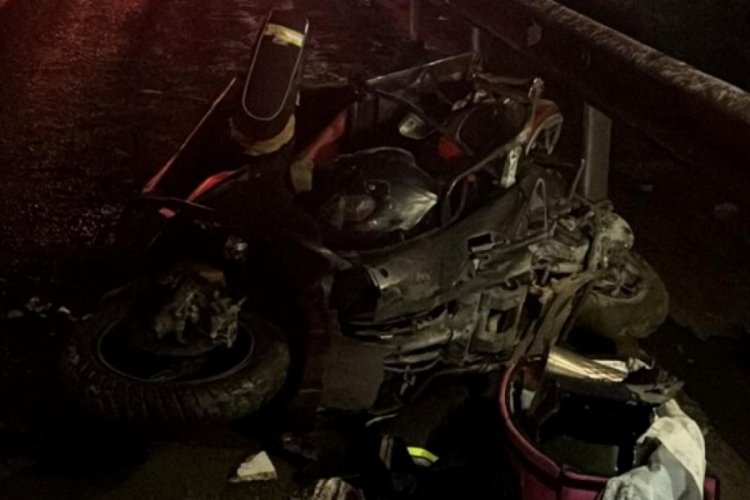 Belediye otobüsünün çarptığı motosikletli hayatını kaybetti