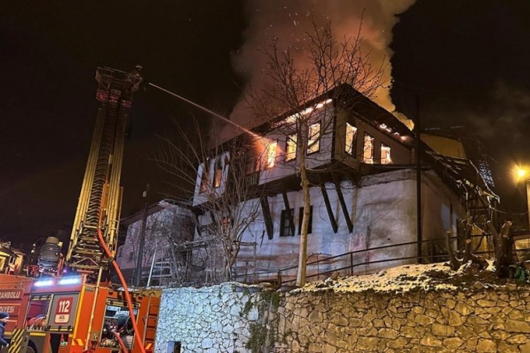 150 yıllık konak küle döndü
