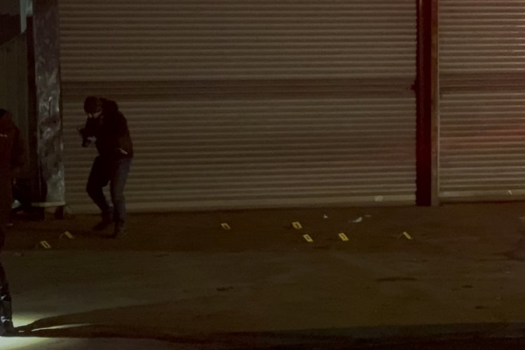 Trafikte damadını vurdu!