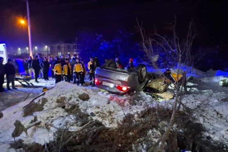 Düzce'de otomobil takla attı: İki yaralı