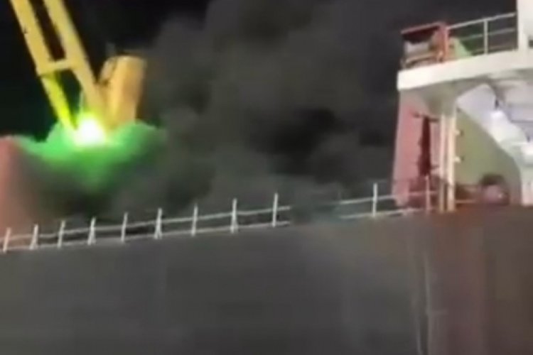 Adana'da limanda gemi yangını