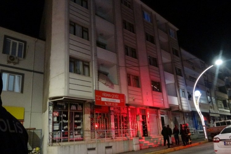Kocaeli'nde korku dolu anlar! Fayanslar bir anda döküldü