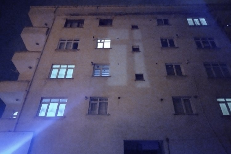 Ev sahipleri ile kiracıların kavgası kanlı bitti: 3 yaralı