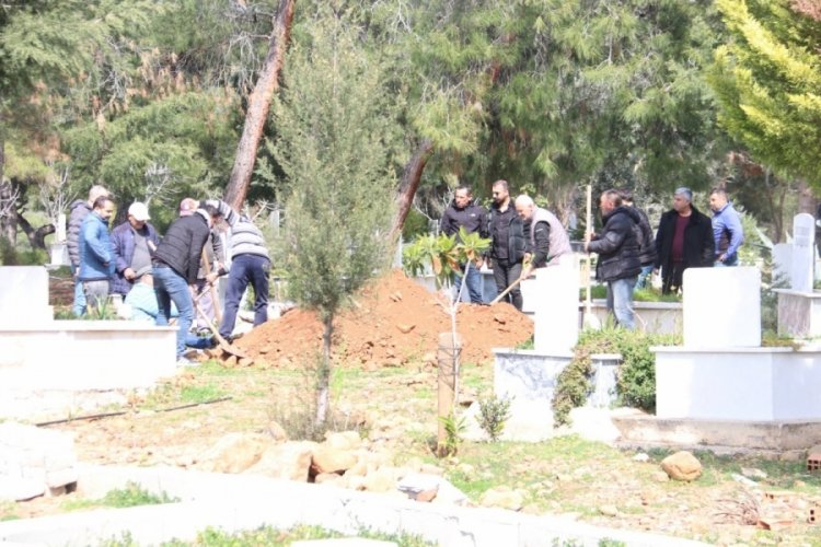 20 yıl önce öldürüldü, şimdi defnedildi!