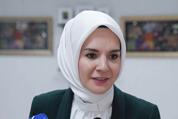 Bakan Göktaş, Kırşehir'de 56 yıllık evli çiftin çay davetini geri çevirmedi