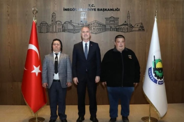 Bursa İnegöl Belediyesi'nden özel bireylere anlamlı doğum günü sürprizi