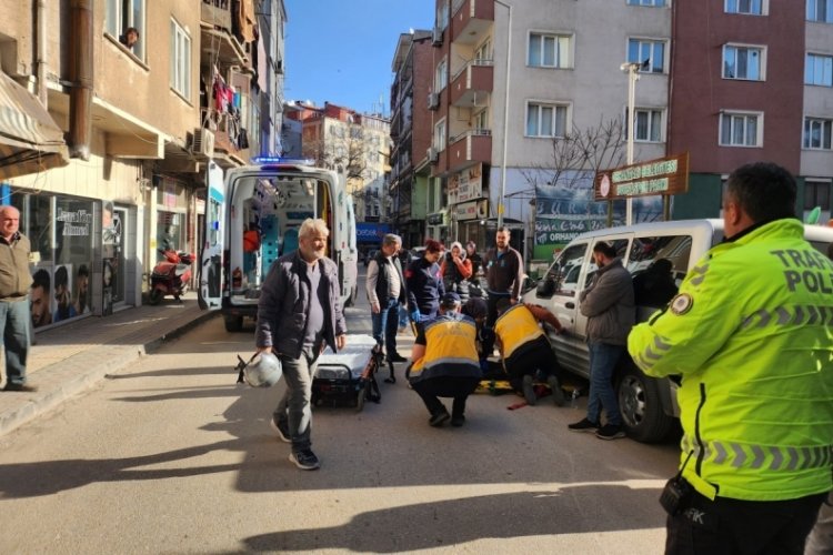 Bursa'da motosikletler kafa kafaya geldi: Sürücüler hastanelik oldu!