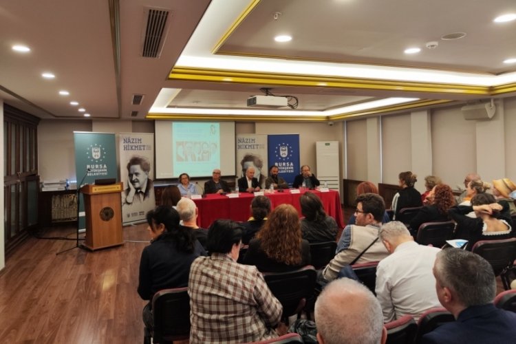 Usta yazarlar Bursa'da Nâzım Hikmet'i anlattı