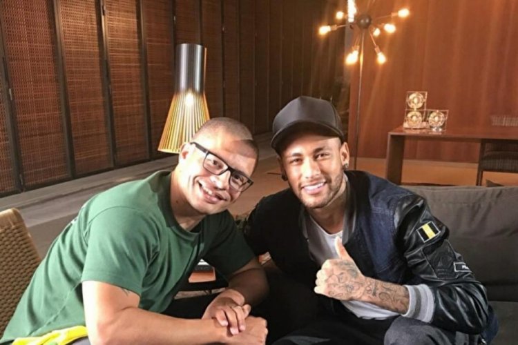 Neymar'dan Alex de Souza paylaşımı! Fenerbahçe için mi bir araya geldiler?