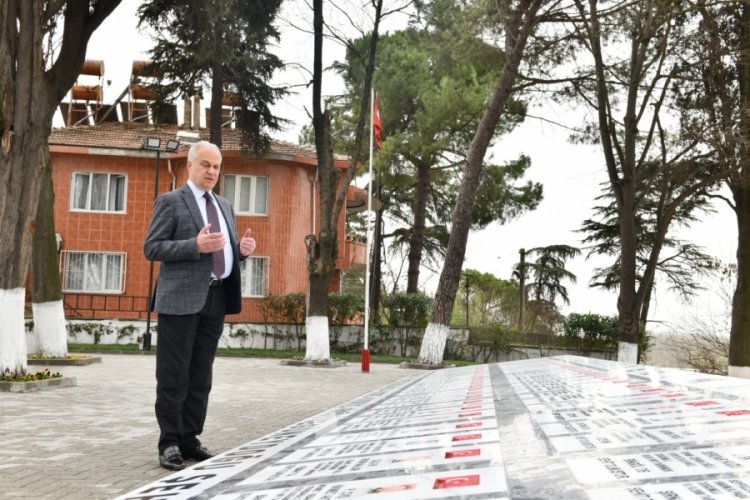 Bursa Mustafakemalpaşa'da Şehitlik 18 Mart için yenilendi