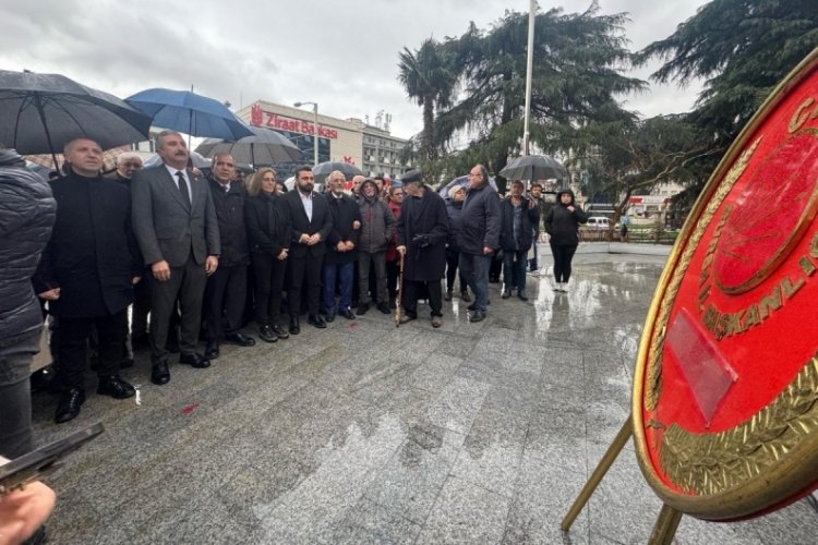 CHP Bursa İl Başkanlığı 18 Mart şehitlerini andı