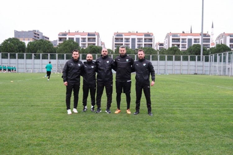 Bursaspor'un yeni teknik ekibi belli oldu!