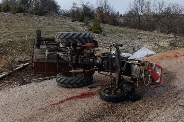 Bursa'da traktör devrildi! Sürücü ağır yaralı...