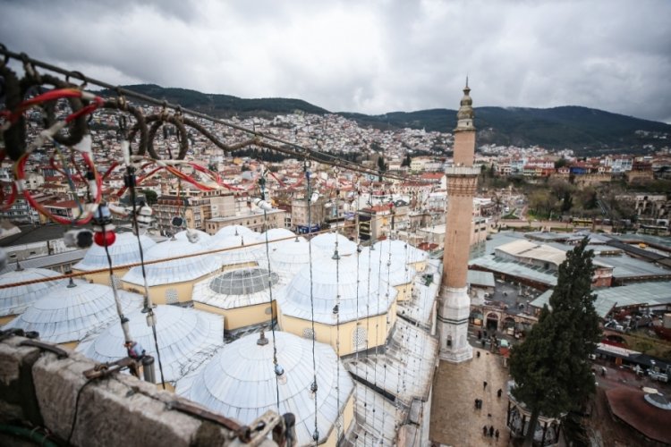 Bursa'daki tarihi Ulu Cami'nin mahyası değiştirildi! 