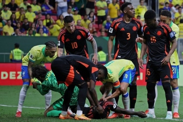 Davinson Sanchez'den korkutan sakatlık: Sahayı sedyeyle terk etti!