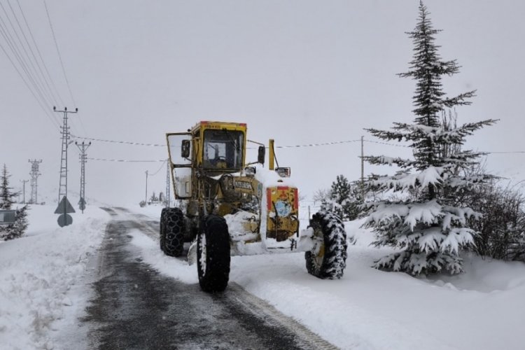 Kar nedeniyle kapanan 203 mahalle yolu ulaşıma açıldı