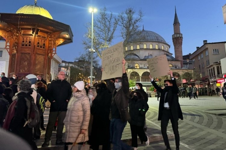 Bursa'da 'İmamoğlu' protestosu! Vatandaşlar meydanda toplandı...