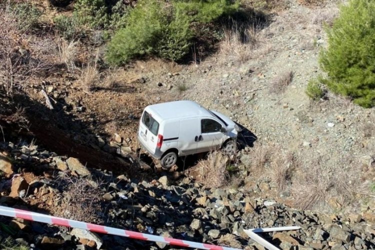 Bursa'da şarampole yuvarlanan araç sürücüsü hayatını kaybetti! 