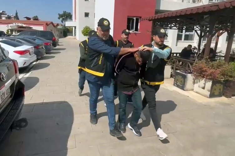 'Halay başı' tartışmasında husumet güttükleri kişinin evini kurşunladılar