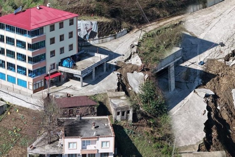 100 kişinin yaşadığı mahalle diken üstünde! 'Günden güne çöküyor'