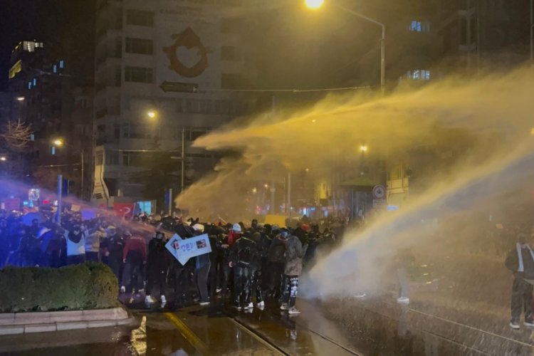 Protestolarda gözaltına alınan şahıslardan 14'ü adliyeye sevk edildi