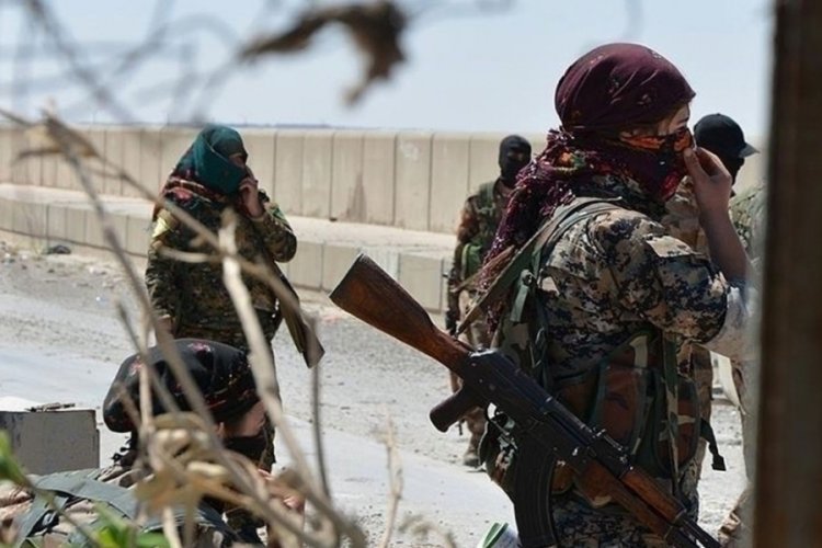 PKK/YPG'li teröristler Halep kent merkezinden çekilmeye başladı