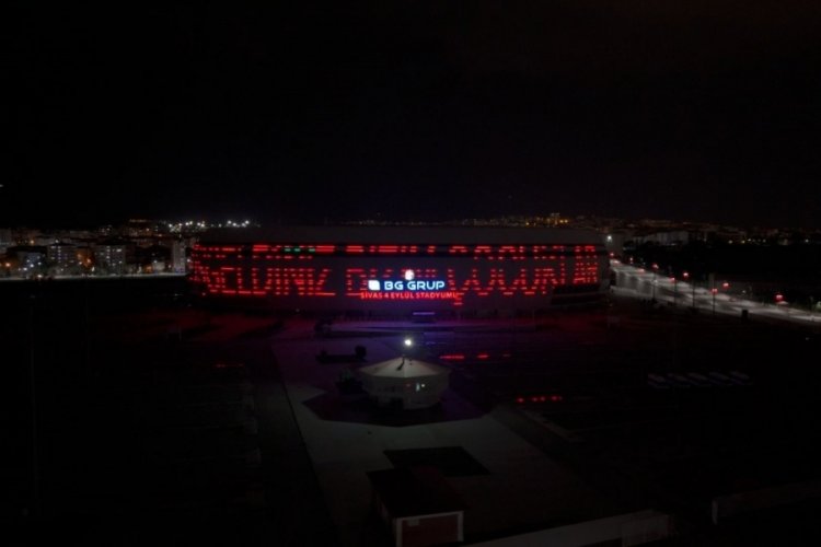 A Milliler için 4 Eylül Stadı ışıklandırıldı!