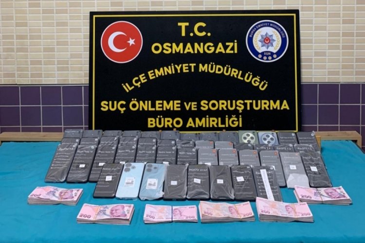 Bursa'da kaçak 47 cep telefonu ele geçirildi!
