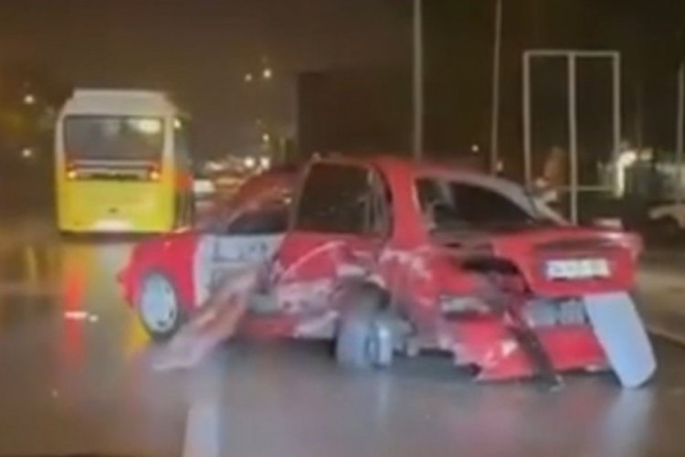 Bursa'da korkutan anlar: Duvara &ccedil;arparak durabildi!