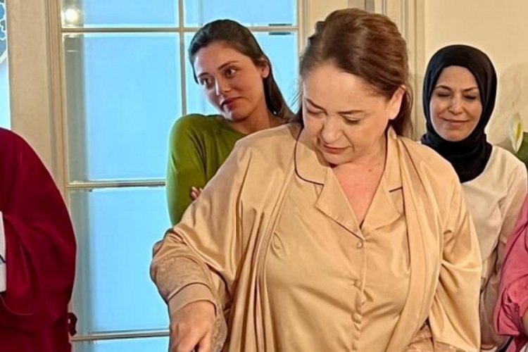 Veda pastası kesildi