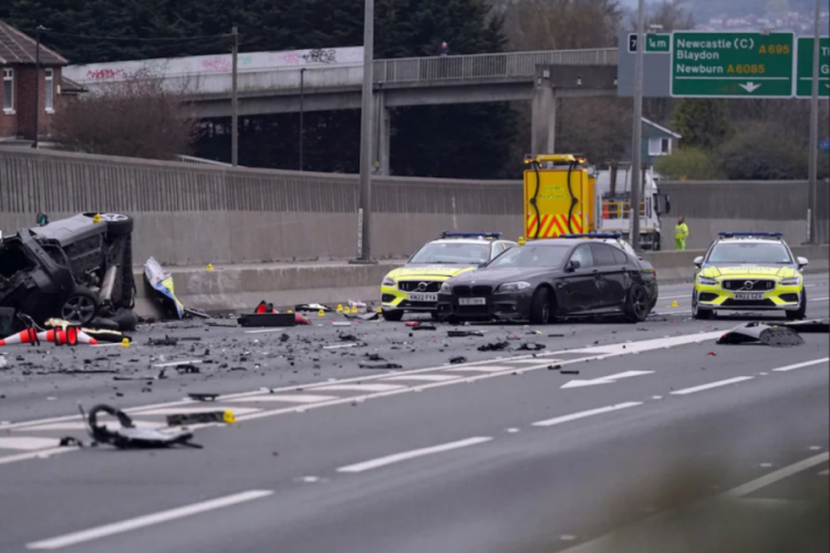 3'ü polis aracı, 4 araç birbirine girdi! Otoyol savaş alanına döndü
