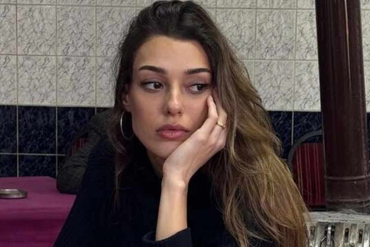 Dilan Çiçek Deniz'in kahvehane pozu