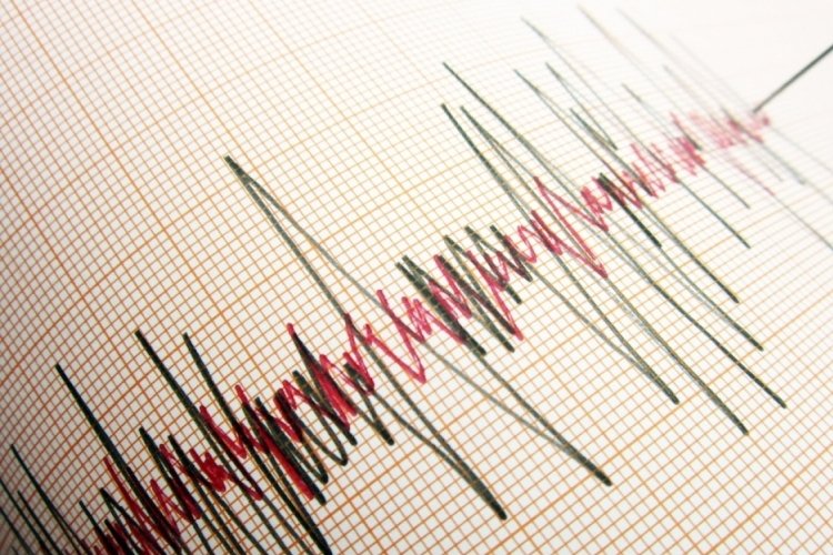 Pakistan'da 5 büyüklüğünde deprem