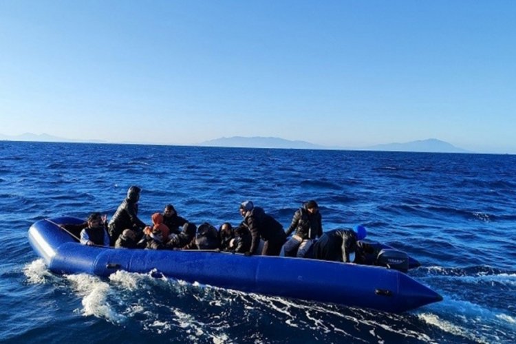 Lastik bottaki 12'si çocuk 26 düzensiz göçmen yakalandı