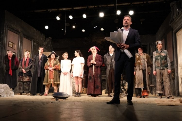 Bursa'da "Frankenstein" ve "On İkinci Gece" tiyatro oyunu sahnelendi