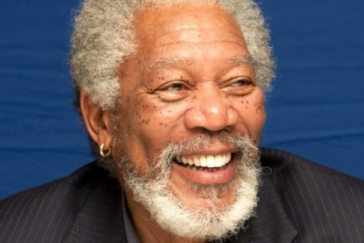 Morgan Freeman küpelerinin sırrı