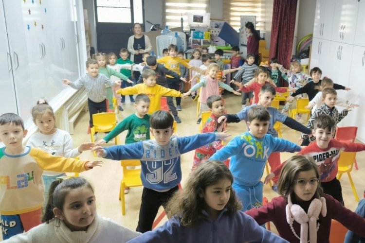 Bursalı minikler okul öncesi eğitimde sınırları aştı
