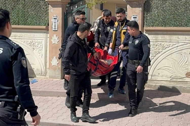 Eşini bıçaklayıp, intihara kalkıştı; ikisi de ağır yaralandı