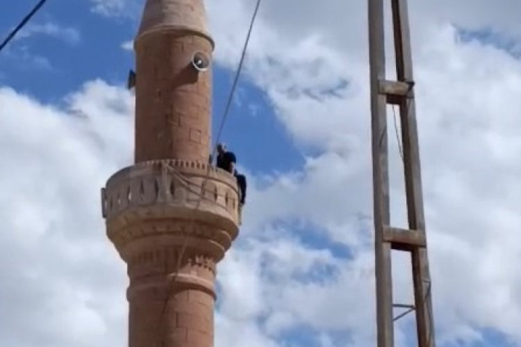 Minareye çıkarak atlamak istedi