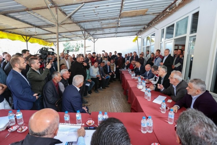 Ak Parti İl Başkanı Davut Gürkan, don mağduru çiftçileri ziyaret etti