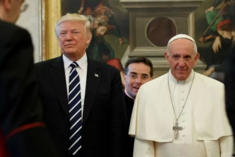 Trump, Papa Franciscus'un cenaze törenine katılacak