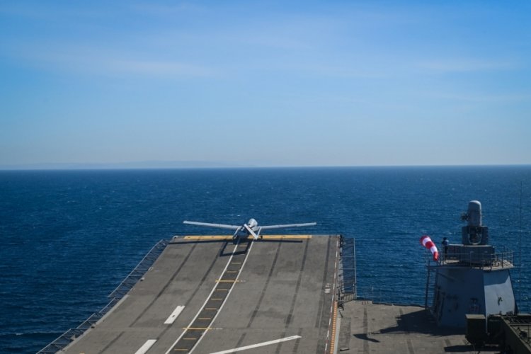 Bayraktar TB3'ten TCG Anadolu'ya başarılı 4 sorti