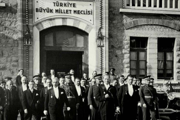 105 Yıldır milletin sesi, 98 yıldır çocukların neşesi!