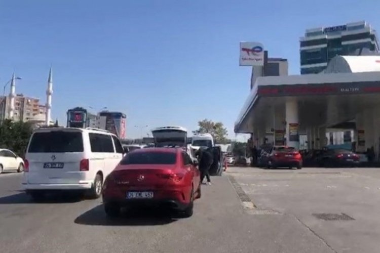 Deprem sonrası akaryakıt istasyonlarında kuyruk