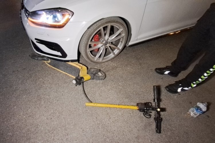 Otomobil ile elektrikli skuter çarpıştı: 2 yaralı