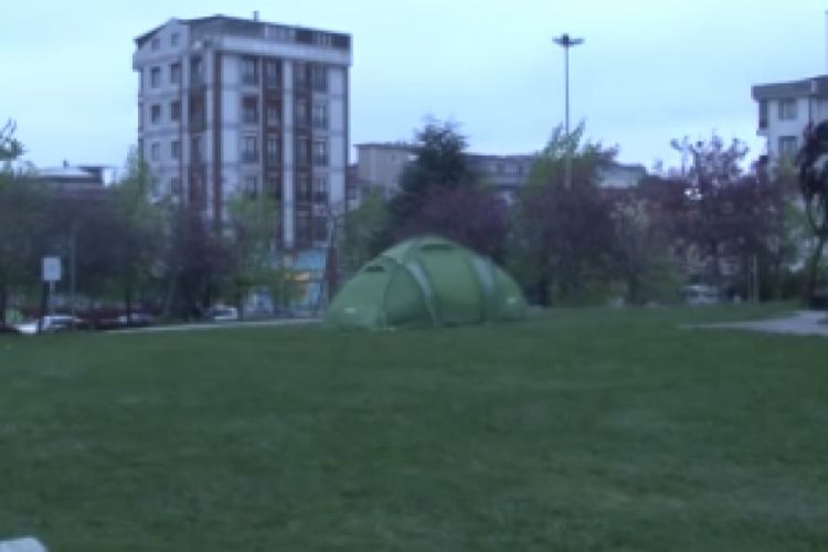 İstanbullular geceyi çadırlarda geçirdi