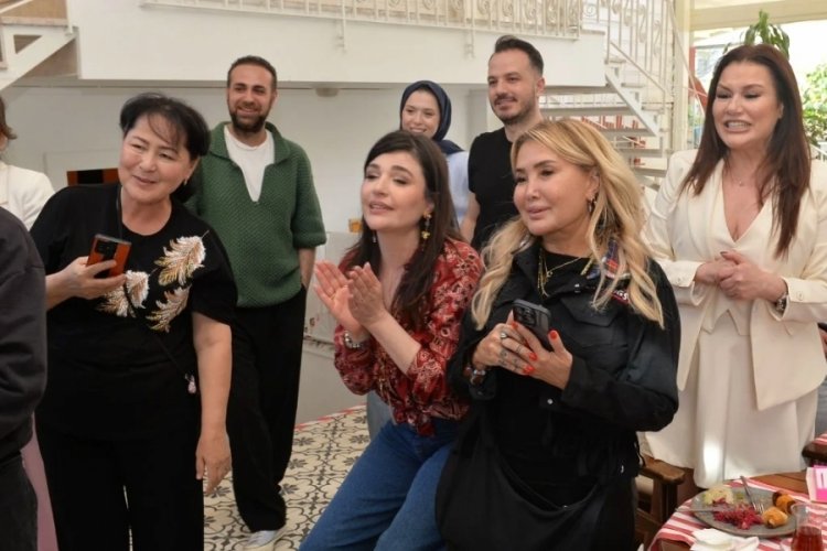 Gonca Vuslateri kızı Asya'nın 1. yaş günü için parti verdi