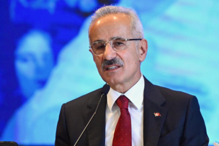 Bakan Uraloğlu, GSM operatörleriyle bir araya gelecek