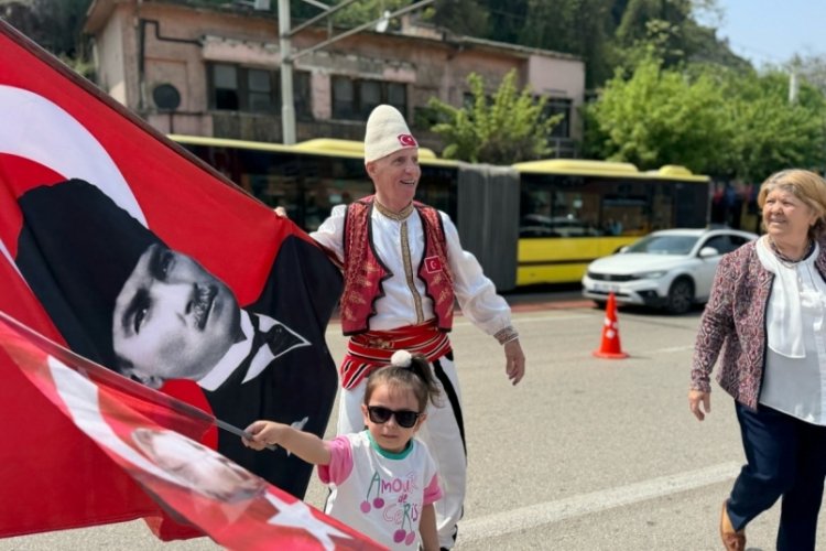 Bursa'da 23 Nisan coşkuyla kutladı